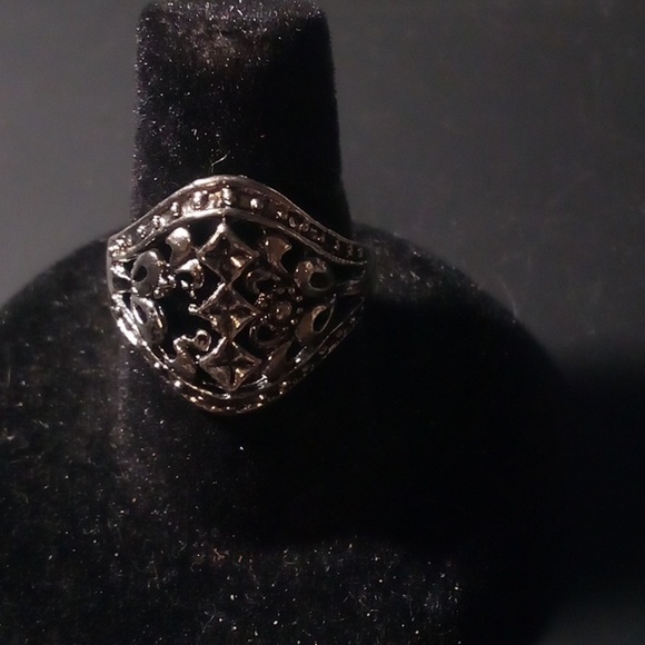 Jewelry - SOLD  NIP - Silver Tone Hollow Style New Design Ring - Size 7 3/4